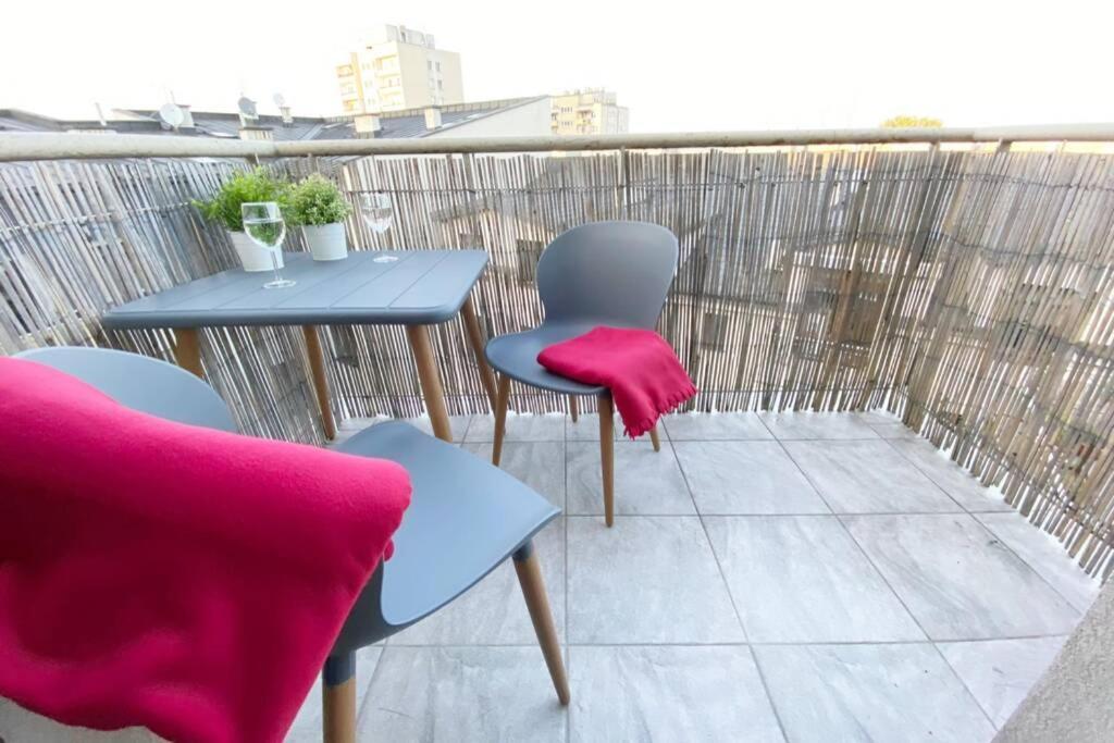 Style Apartment Next To Kazimierz And Old Town + Netflix Cracovie Extérieur photo